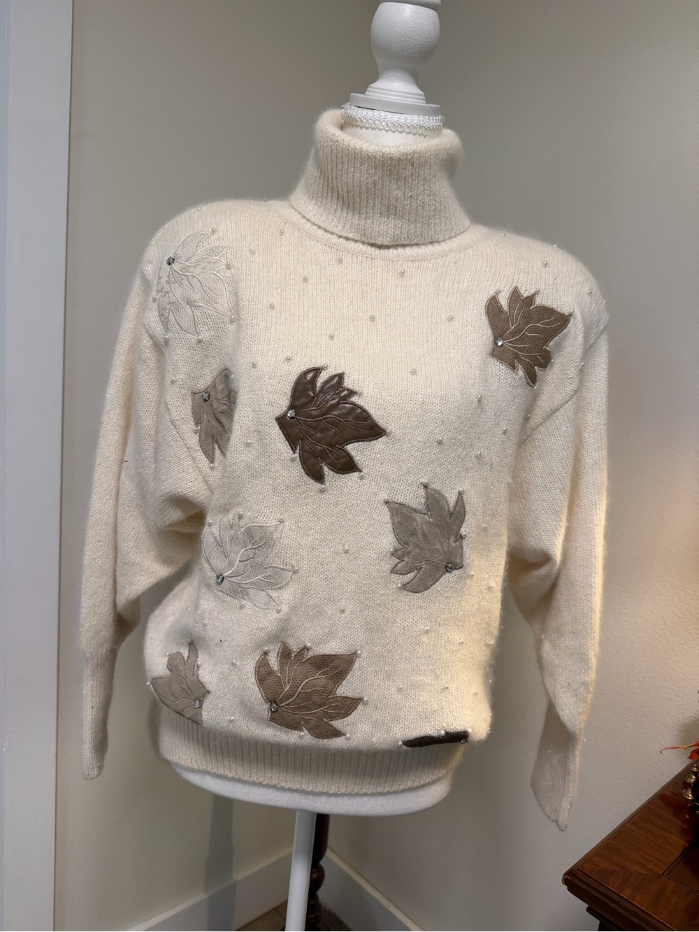 Vintage Cream Turtleneck Sweater Fall Leaves 🍁 Silk Wool Rabbit IB Diffusion